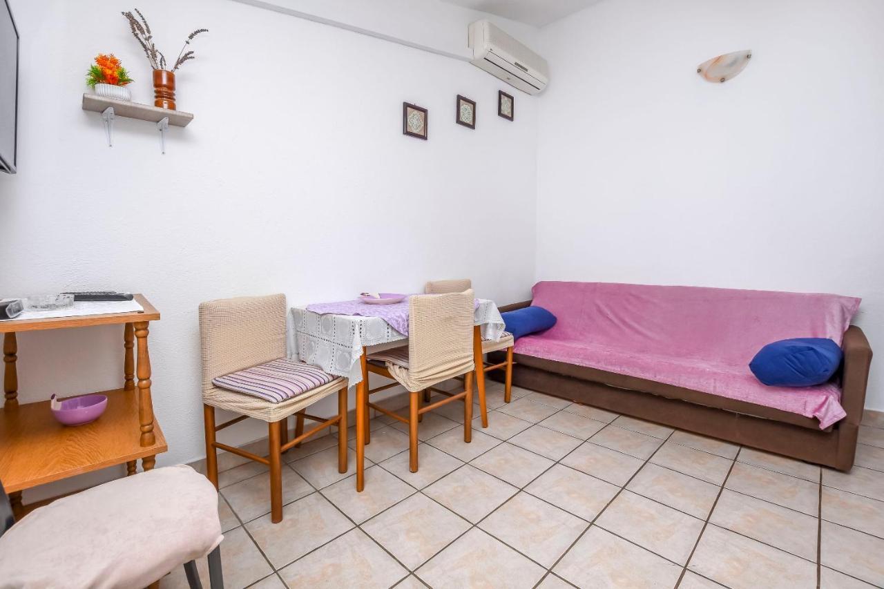 Apartments Karleusa Рогозниця Екстер'єр фото