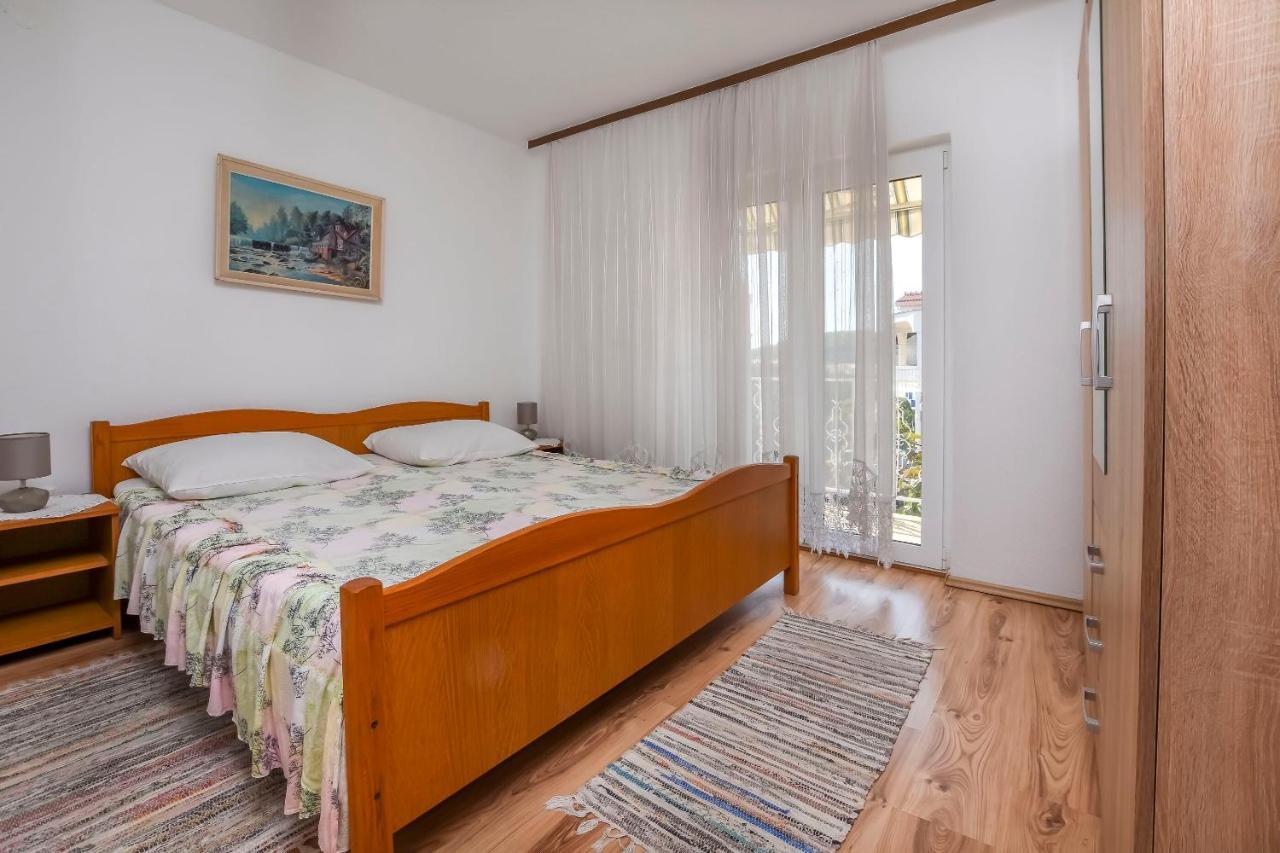 Apartments Karleusa Рогозниця Екстер'єр фото
