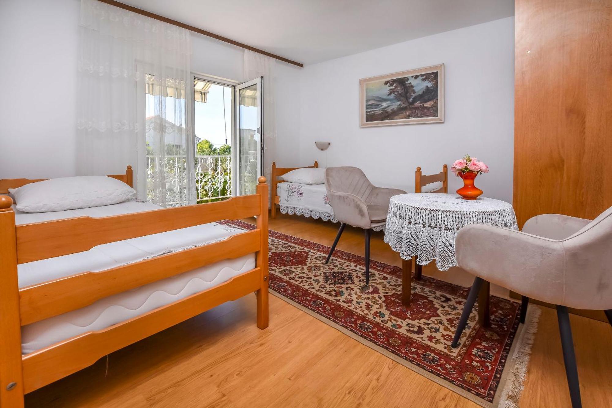 Apartments Karleusa Рогозниця Екстер'єр фото